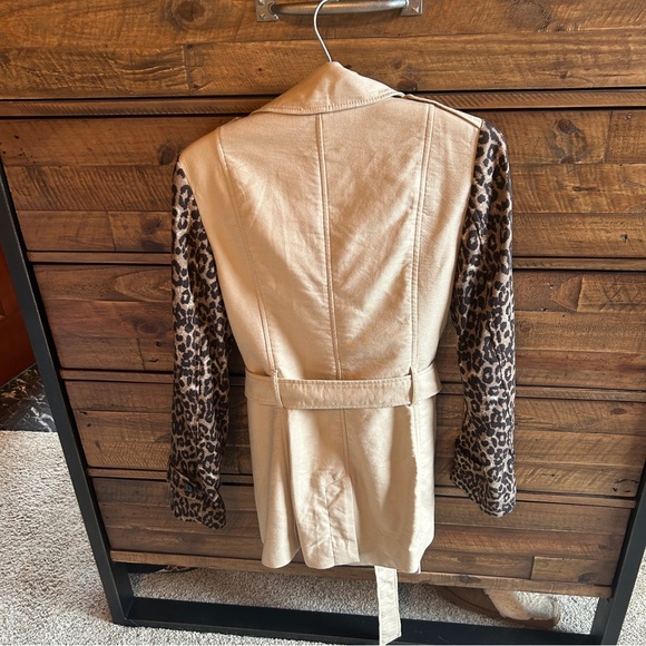 Banana Republic light weight coat - Picture 3 of 11